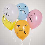Herzlich schöne Luftballons in Pasetllfarben zum Valentinstag bedrucken