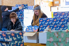 Mit Liebe gepackt: Weihnachtspakete für Kinder in Not