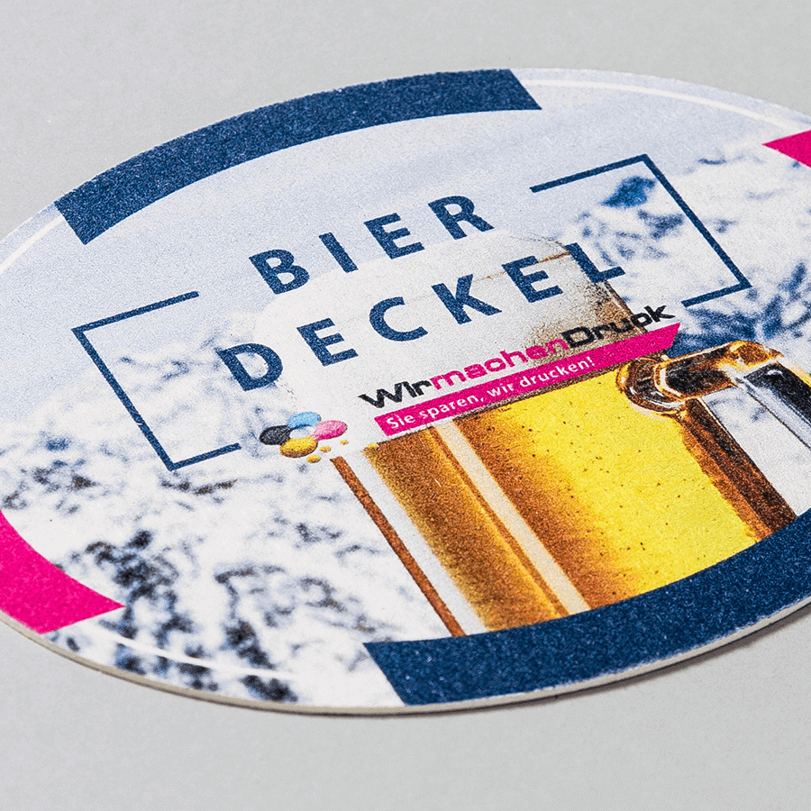 Bildausschnitt mit individuell bedrucktem Bierdeckel in ovaler Form