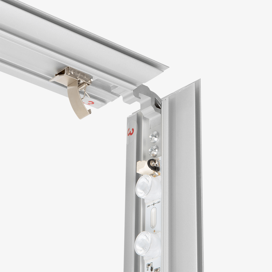 Detailansicht eines freistehenden LED-Spannrahmens, zusammengesteckt 