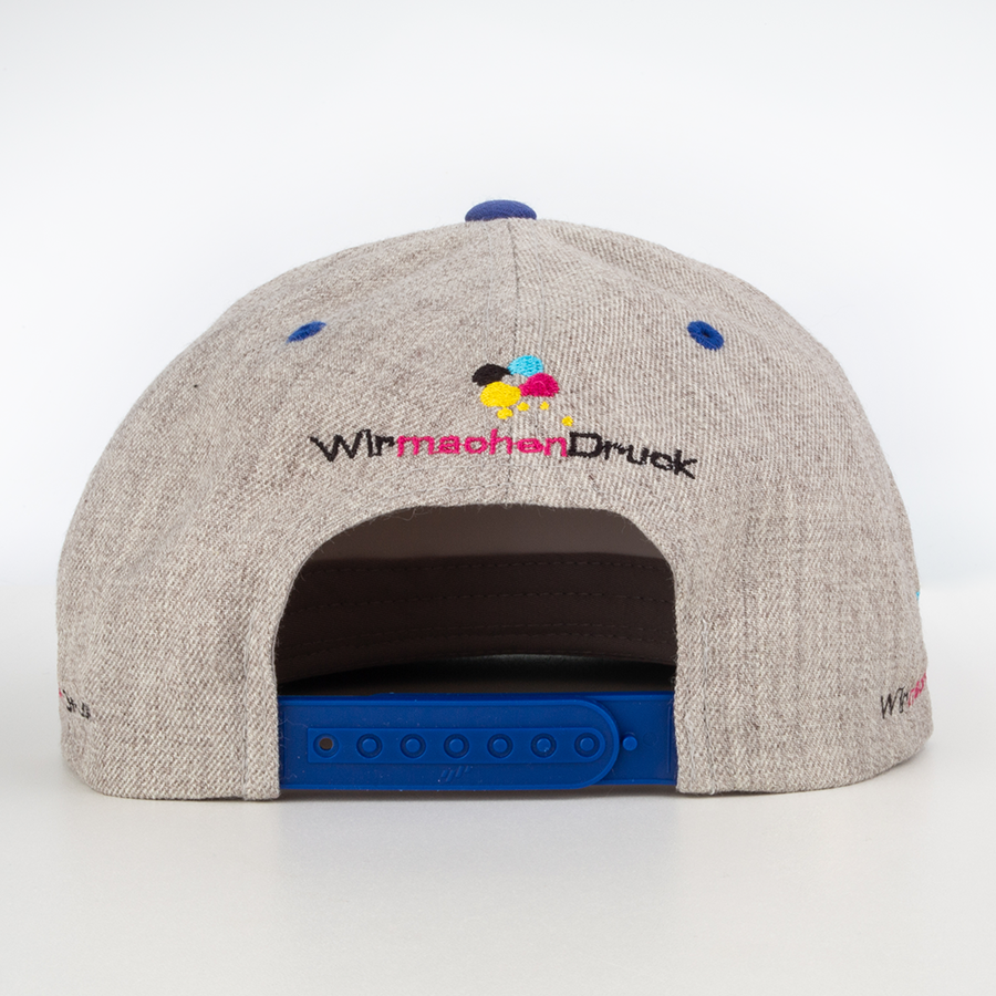 Rückseite einer Premium Snapback 2-Tone Cap mit individueller Wunsch-Stickerei