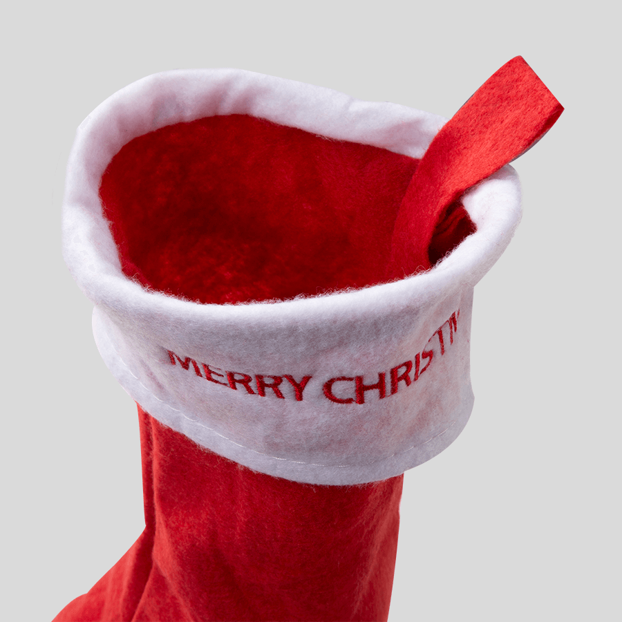 Rot-weisser Weihnachtsstrumpf mit persönlichem Stickmotiv, aus stabilem Non-Woven-Material